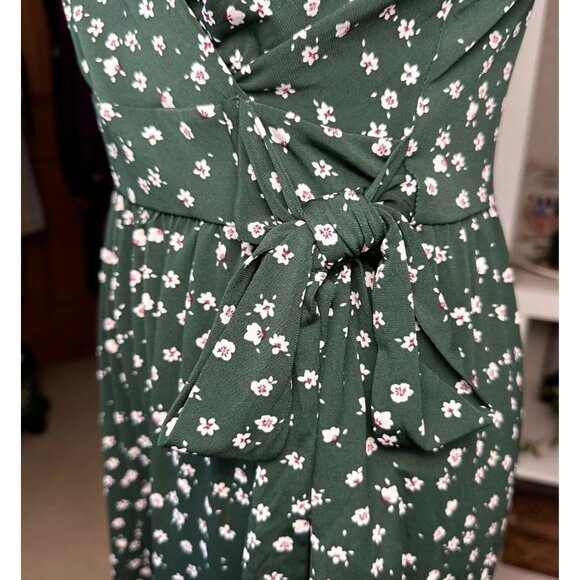 Kaleigh Women Jumpsuit XSP Green Floral Wrap Adjustable Straps & Tie Waist *NWOT - Picture 7 of 15